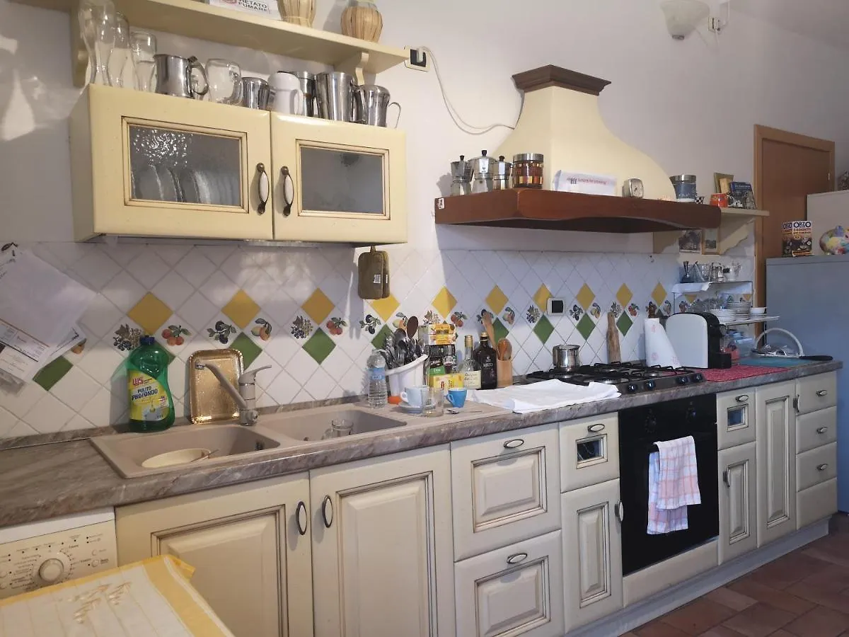 בית הארחה Castiglione dʼOrcia Affittacamere Alba Fiorita